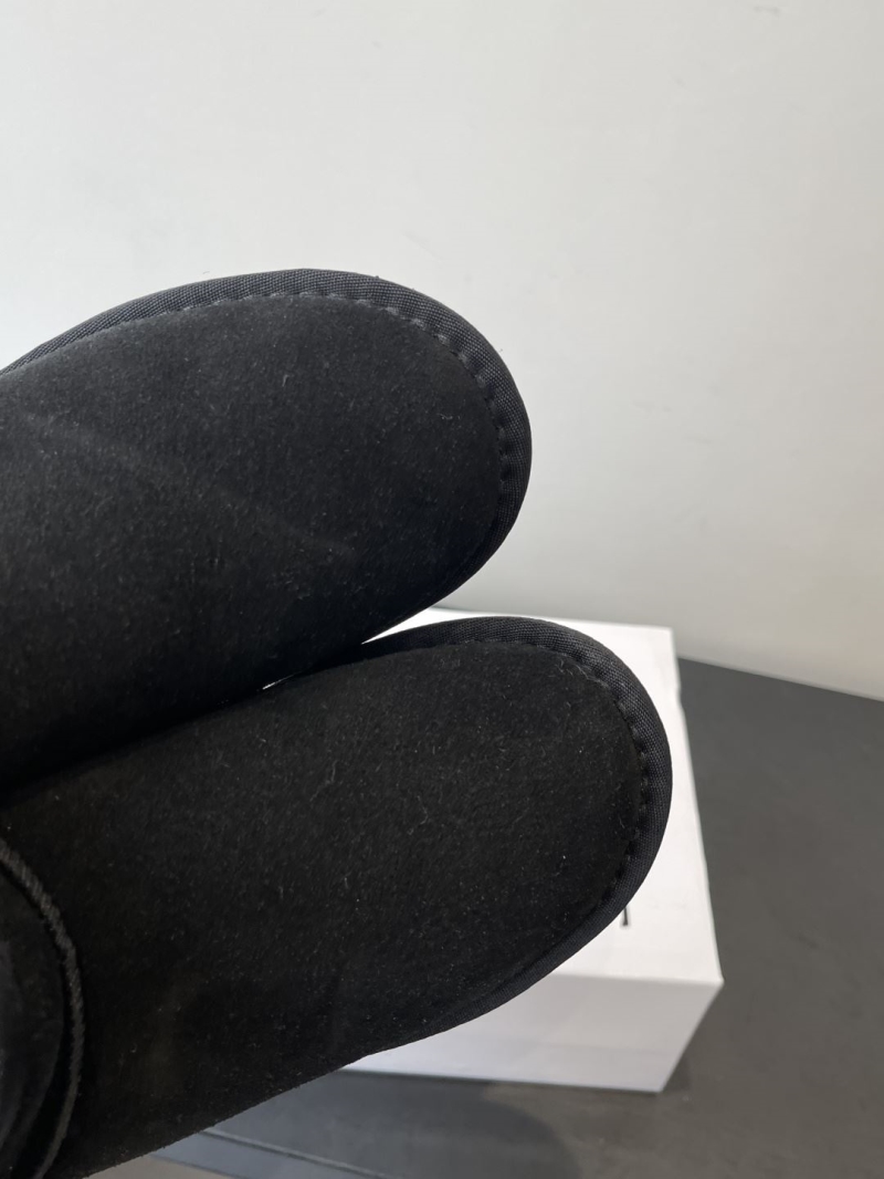 L0ew* boots